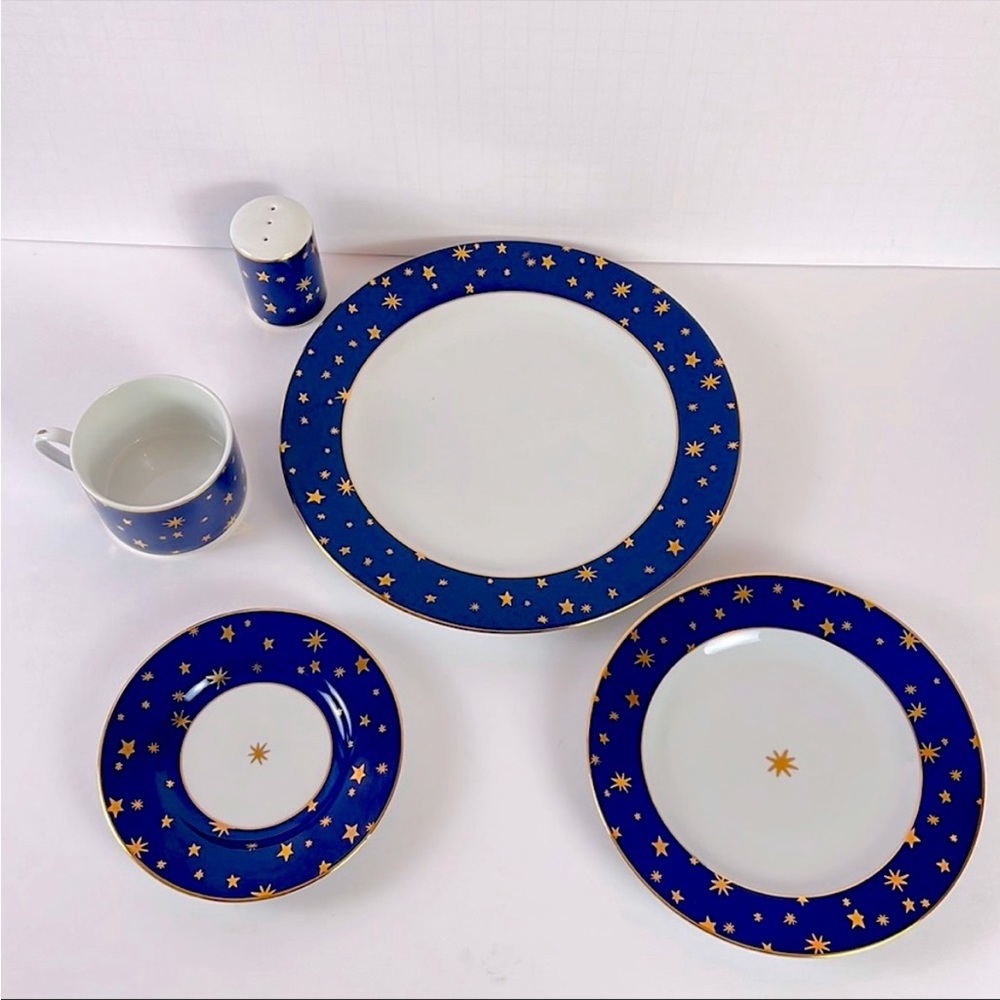 Galaxy Holiday Dinnerware by Sakura. ONLY 4 SALAD PLATES & SALT & PEPPER SHAKER.